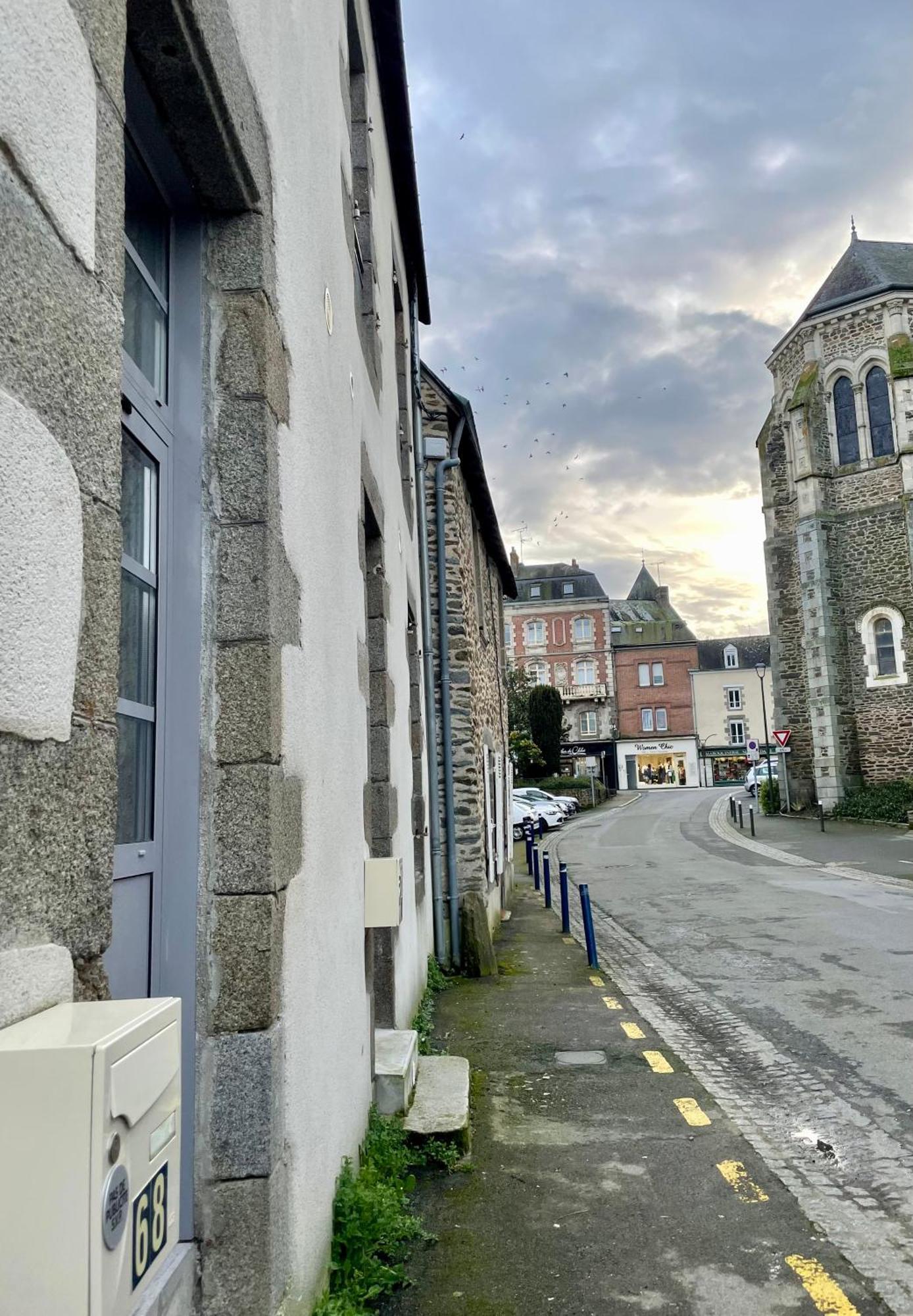 « La Bicyclette » 35M2 Tout Equipe Centre Ville Mayenne Eksteriør billede